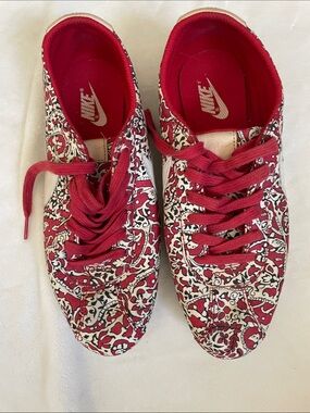 Vintage Nike Shoes Release Yr 2011 Rare Exclusive